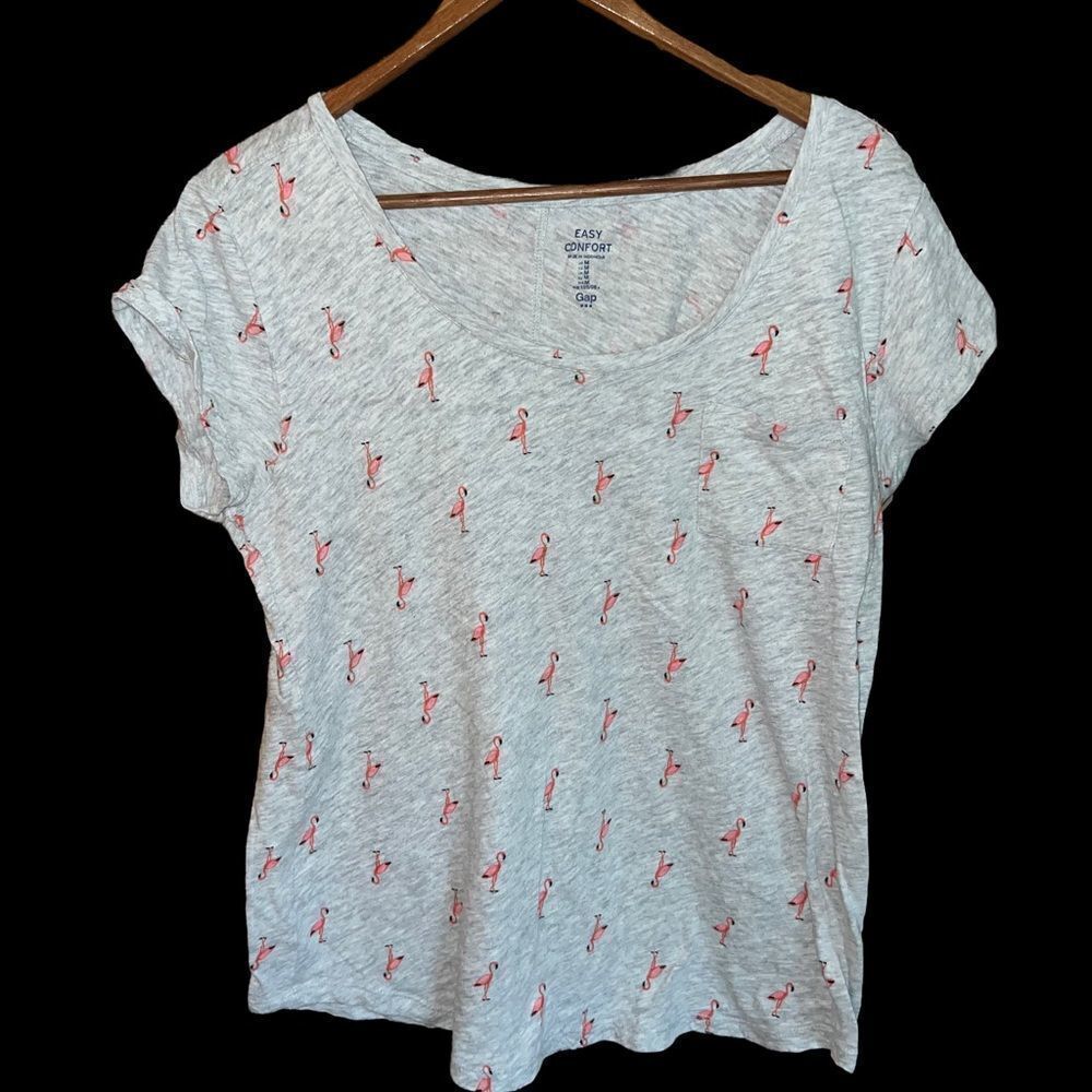 Gap Easy Comfort Tee in grey‎ with pink flamingo print women’s size medium